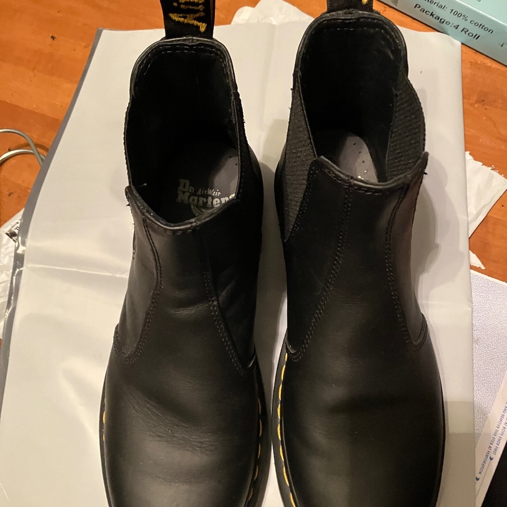 Dr. Martens women’s size nine leather Chelsea boots